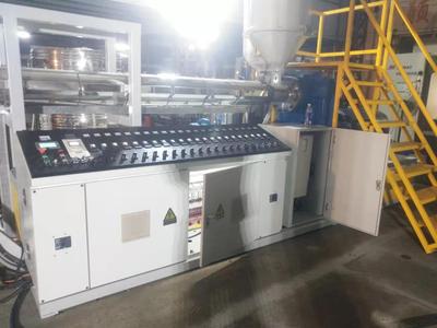 土工格室片材挤出机