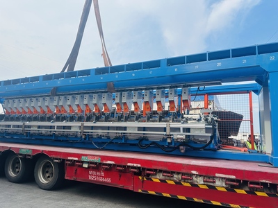 全新一代全自动土工格室焊接设备生产线