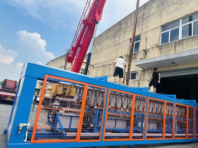 全新一代全自动土工格室焊接设备生产线